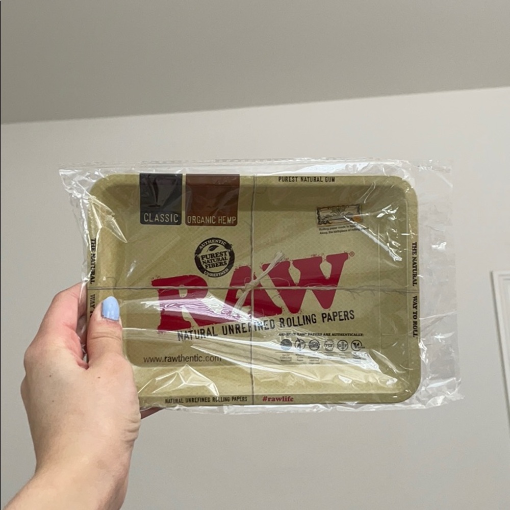 small metal raw r0ll1ng tray